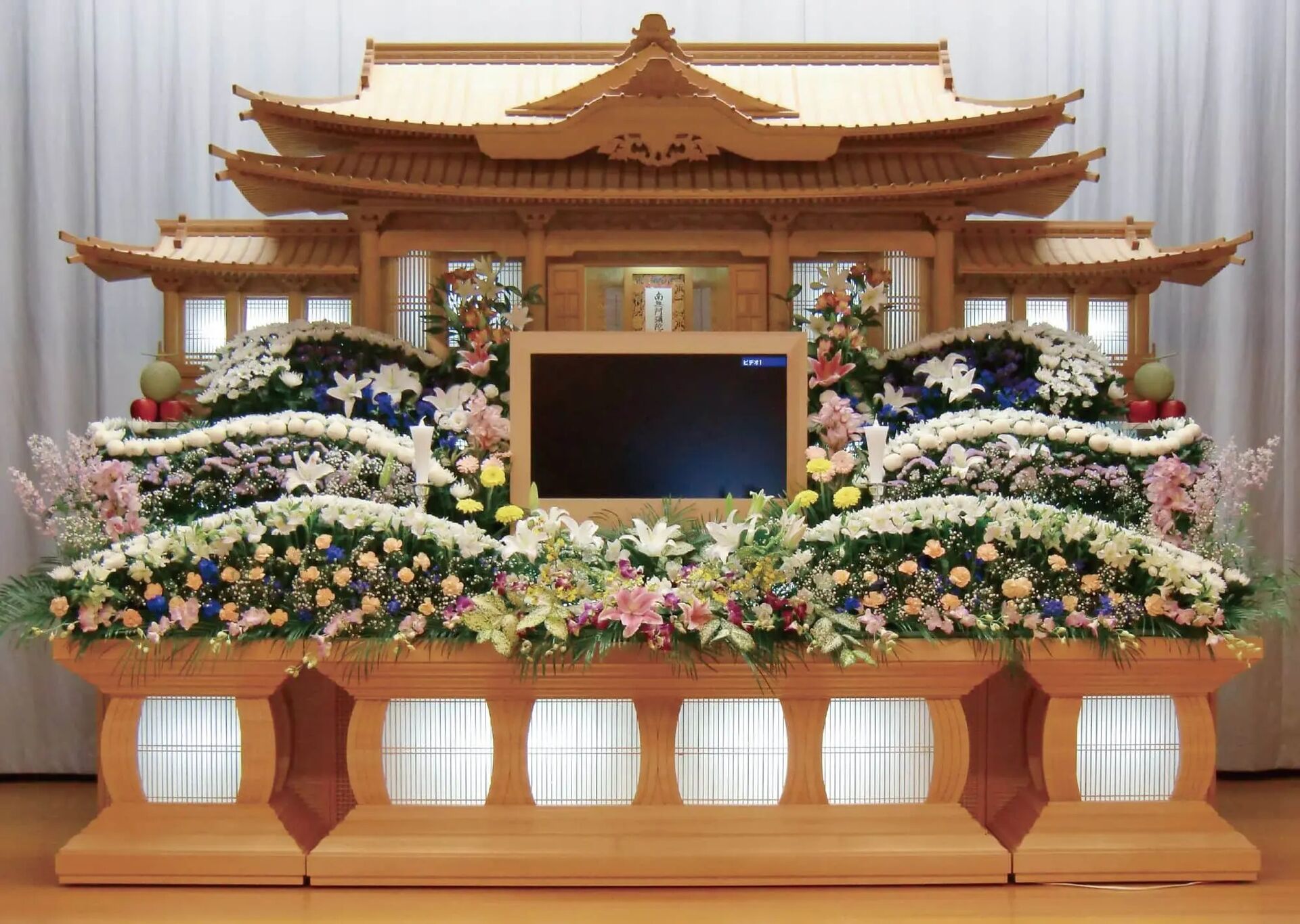 imgi_7_hall01