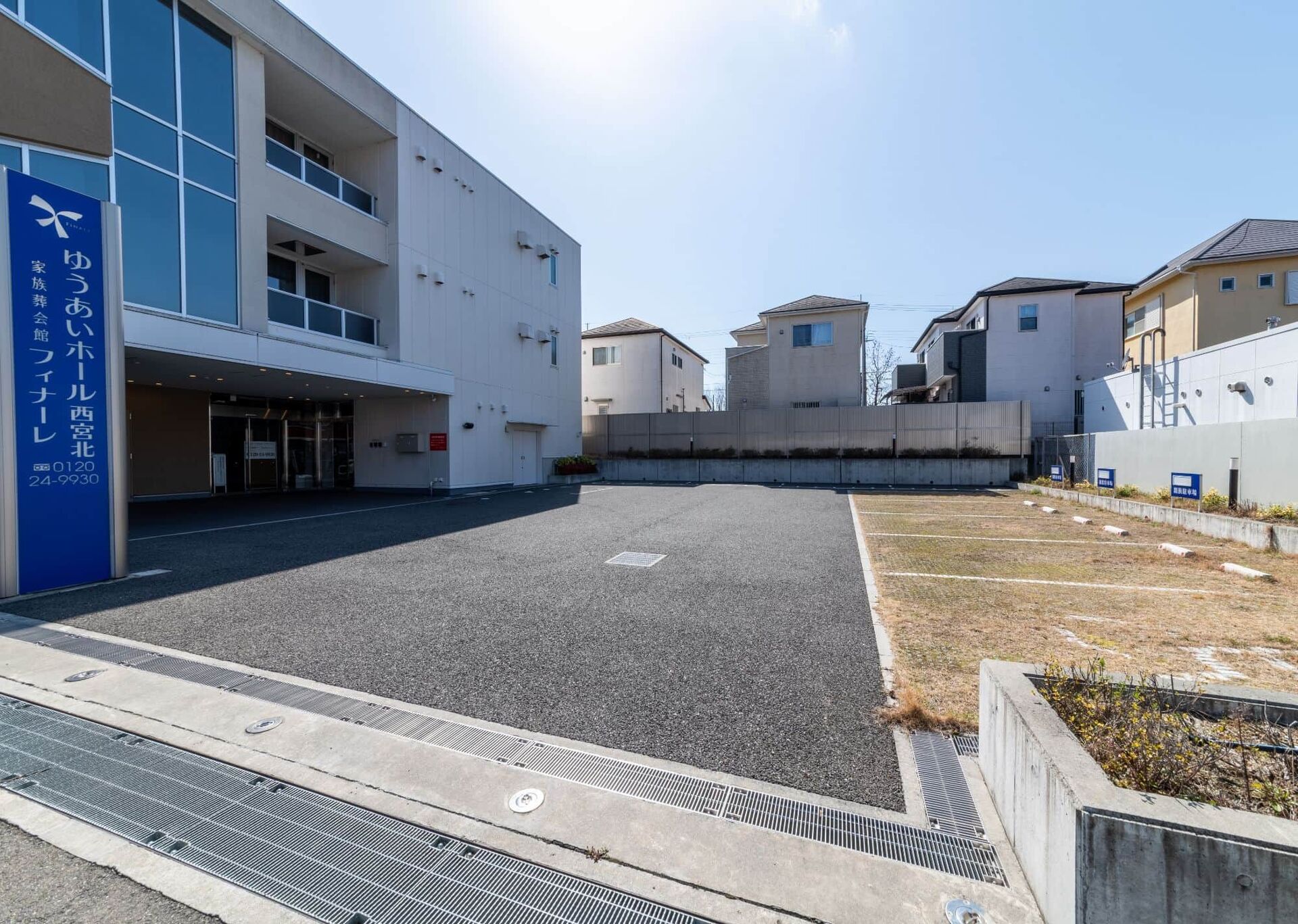 imgi_11_hall_mid01
