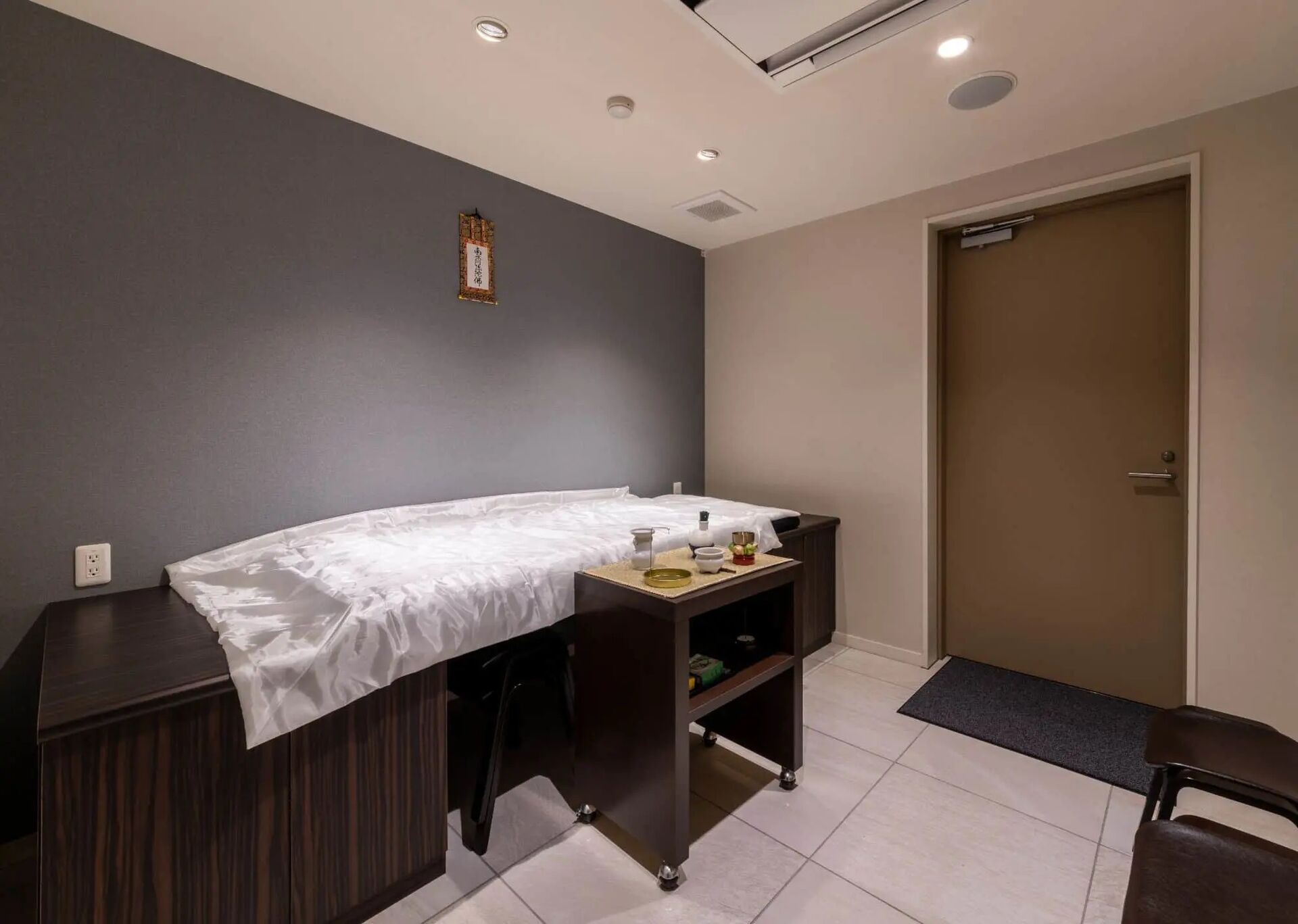 imgi_14_hall_mid04