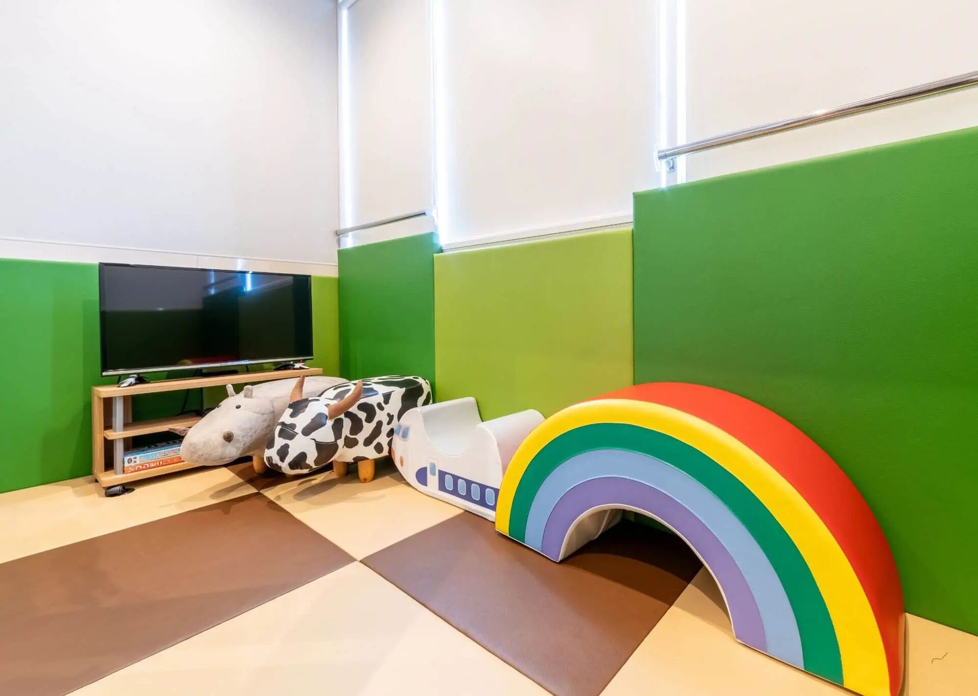 imgi_15_hall_mid05